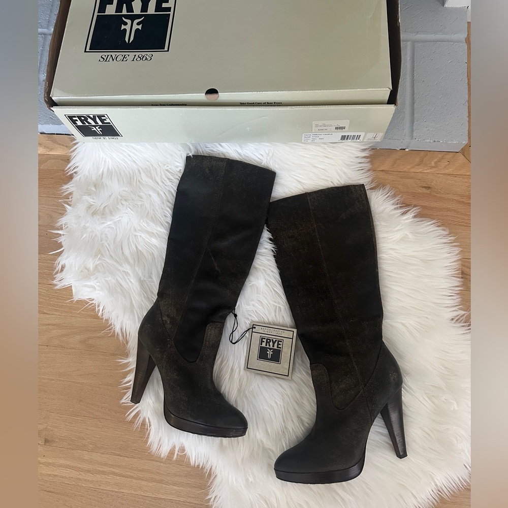Frye Women's Brown  Leather Boots size 8